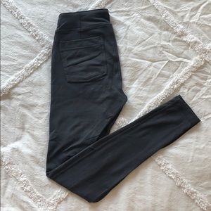 Grey Athleta Leggings Sz XS with real pockets!